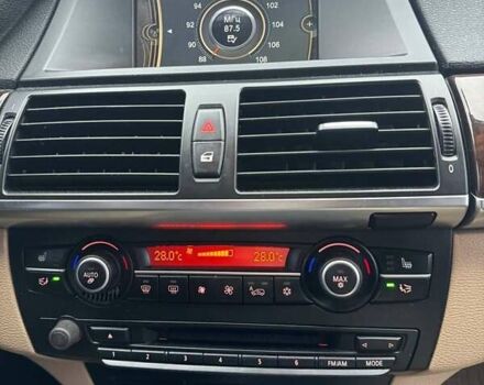 Білий БМВ Х5, об'ємом двигуна 3 л та пробігом 238 тис. км за 15500 $, фото 29 на Automoto.ua