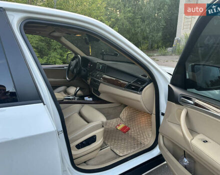 Белый БМВ Х5, объемом двигателя 2.99 л и пробегом 270 тыс. км за 18200 $, фото 11 на Automoto.ua