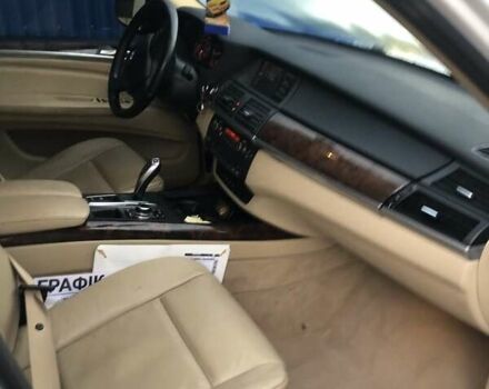 Белый БМВ Х5, объемом двигателя 3 л и пробегом 157 тыс. км за 16000 $, фото 5 на Automoto.ua