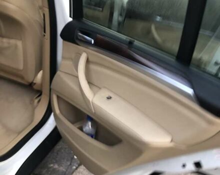 Белый БМВ Х5, объемом двигателя 3 л и пробегом 157 тыс. км за 16000 $, фото 10 на Automoto.ua