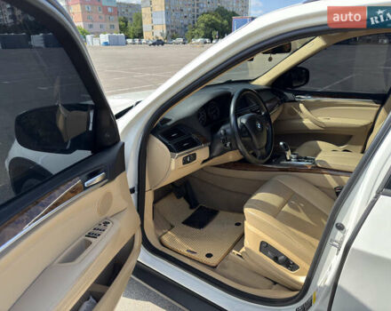 Белый БМВ Х5, объемом двигателя 2.98 л и пробегом 212 тыс. км за 14650 $, фото 12 на Automoto.ua