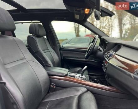 Белый БМВ Х5, объемом двигателя 3 л и пробегом 223 тыс. км за 15800 $, фото 16 на Automoto.ua