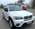 Белый БМВ Х5, объемом двигателя 3 л и пробегом 272 тыс. км за 12000 $, фото 1 на Automoto.ua