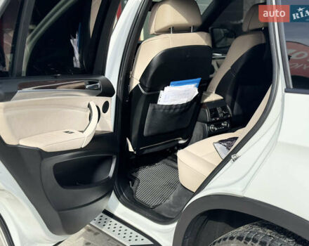 БМВ Х5 2011 в Тернополе на Automoto.ua Белый БМВ Х5, объемом двигателя 2.99 л и пробегом 252 тыс. км за 18200 $, фото 4 на Automoto.ua