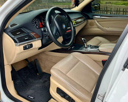 Белый БМВ Х5, объемом двигателя 2.99 л и пробегом 307 тыс. км за 15900 $, фото 11 на Automoto.ua