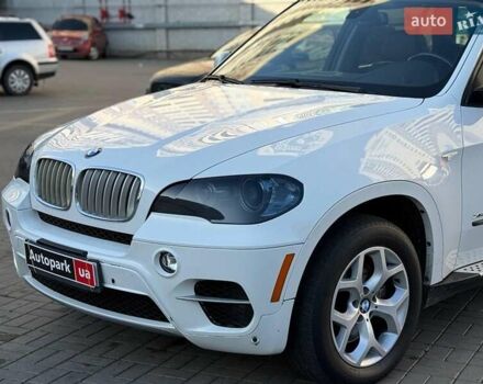 Белый БМВ Х5, объемом двигателя 3 л и пробегом 155 тыс. км за 19440 $, фото 3 на Automoto.ua