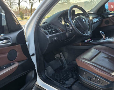 Белый БМВ Х5, объемом двигателя 2.98 л и пробегом 270 тыс. км за 14500 $, фото 5 на Automoto.ua