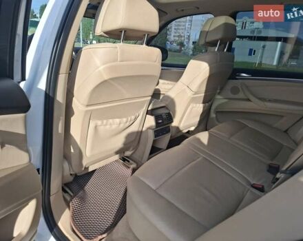 Белый БМВ Х5, объемом двигателя 2.98 л и пробегом 189 тыс. км за 13999 $, фото 12 на Automoto.ua