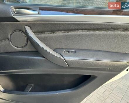 Белый БМВ Х5, объемом двигателя 3 л и пробегом 263 тыс. км за 17490 $, фото 10 на Automoto.ua