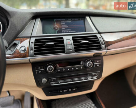 Белый БМВ Х5, объемом двигателя 2.99 л и пробегом 216 тыс. км за 17900 $, фото 23 на Automoto.ua