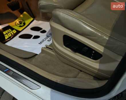 Белый БМВ Х5, объемом двигателя 3 л и пробегом 325 тыс. км за 13700 $, фото 20 на Automoto.ua