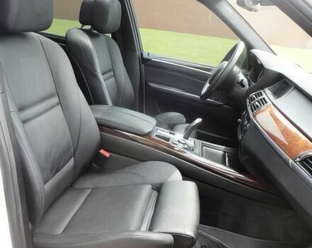 БМВ Х5 2012 в Днепре (Днепропетровске) на Automoto.ua Белый БМВ Х5, объемом двигателя 3 л и пробегом 103 тыс. км за 3500 $, фото 8 на Automoto.ua