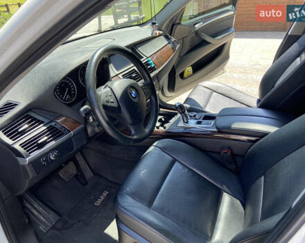 Білий БМВ Х5, об'ємом двигуна 2.99 л та пробігом 200 тис. км за 17100 $, фото 15 на Automoto.ua