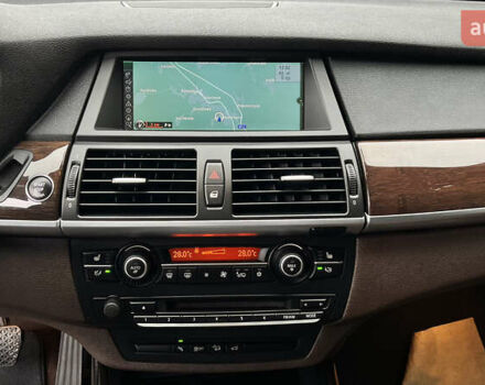 Белый БМВ Х5, объемом двигателя 2.99 л и пробегом 230 тыс. км за 18500 $, фото 16 на Automoto.ua