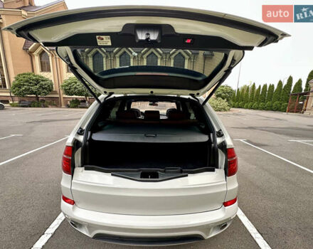 Белый БМВ Х5, объемом двигателя 3 л и пробегом 214 тыс. км за 18499 $, фото 63 на Automoto.ua