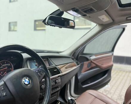 Белый БМВ Х5, объемом двигателя 2.99 л и пробегом 259 тыс. км за 16400 $, фото 13 на Automoto.ua