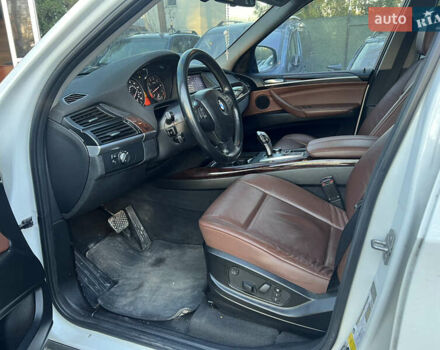 Белый БМВ Х5, объемом двигателя 2.98 л и пробегом 171 тыс. км за 12500 $, фото 8 на Automoto.ua