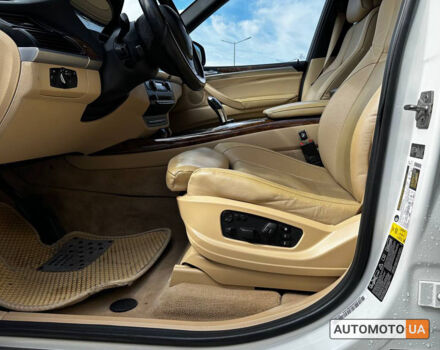 Белый БМВ Х5, объемом двигателя 3 л и пробегом 318 тыс. км за 16990 $, фото 9 на Automoto.ua