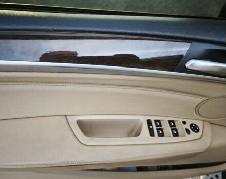 Белый БМВ Х5, объемом двигателя 3 л и пробегом 320 тыс. км за 15000 $, фото 15 на Automoto.ua