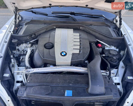 Белый БМВ Х5, объемом двигателя 3 л и пробегом 234 тыс. км за 15800 $, фото 90 на Automoto.ua