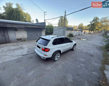 Белый БМВ Х5, объемом двигателя 3.5 л и пробегом 315 тыс. км за 18000 $, фото 12 на Automoto.ua