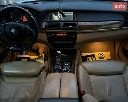 Белый БМВ Х5, объемом двигателя 3 л и пробегом 325 тыс. км за 13700 $, фото 10 на Automoto.ua