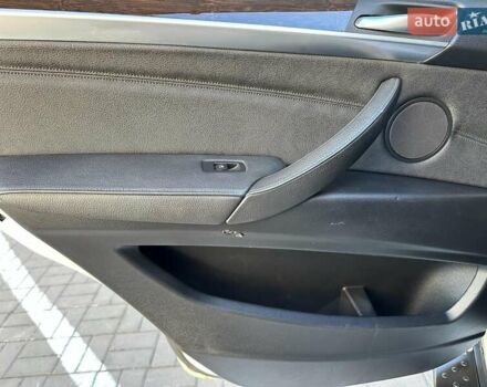 Белый БМВ Х5, объемом двигателя 3 л и пробегом 263 тыс. км за 17490 $, фото 5 на Automoto.ua