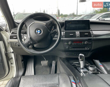 Белый БМВ Х5, объемом двигателя 2.98 л и пробегом 226 тыс. км за 14000 $, фото 8 на Automoto.ua