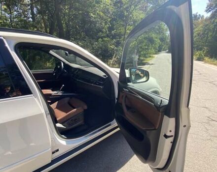 Белый БМВ Х5, объемом двигателя 2.98 л и пробегом 148 тыс. км за 17000 $, фото 23 на Automoto.ua