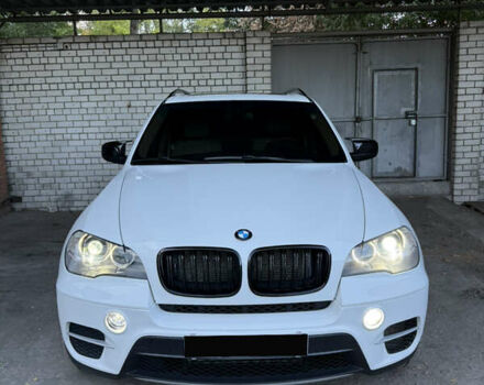 Белый БМВ Х5, объемом двигателя 3.5 л и пробегом 315 тыс. км за 18000 $, фото 1 на Automoto.ua
