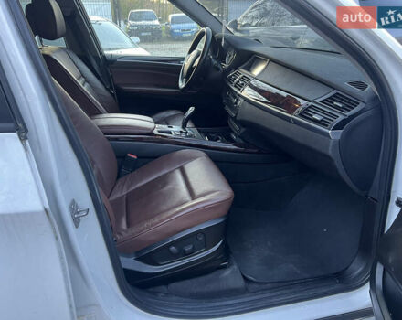 Белый БМВ Х5, объемом двигателя 2.98 л и пробегом 171 тыс. км за 12500 $, фото 15 на Automoto.ua