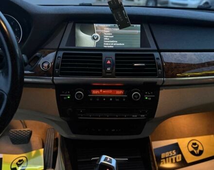 Белый БМВ Х5, объемом двигателя 3 л и пробегом 325 тыс. км за 13700 $, фото 13 на Automoto.ua