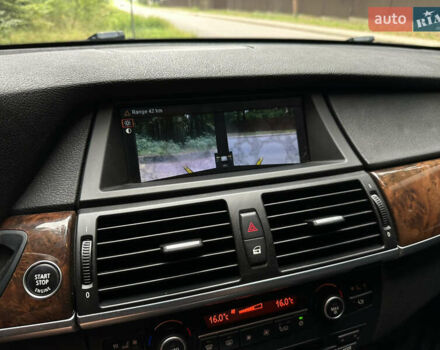 Белый БМВ Х5, объемом двигателя 3 л и пробегом 251 тыс. км за 17800 $, фото 35 на Automoto.ua