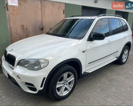 Белый БМВ Х5, объемом двигателя 3 л и пробегом 238 тыс. км за 18900 $, фото 1 на Automoto.ua