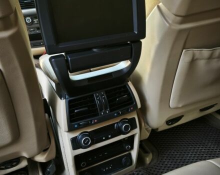 Белый БМВ Х5, объемом двигателя 3 л и пробегом 320 тыс. км за 15000 $, фото 14 на Automoto.ua