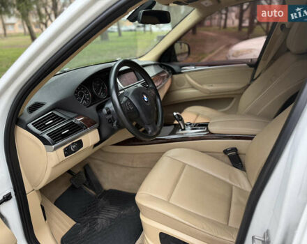 Белый БМВ Х5, объемом двигателя 2.99 л и пробегом 216 тыс. км за 17900 $, фото 16 на Automoto.ua