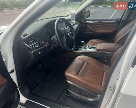 Белый БМВ Х5, объемом двигателя 3 л и пробегом 189 тыс. км за 21500 $, фото 20 на Automoto.ua