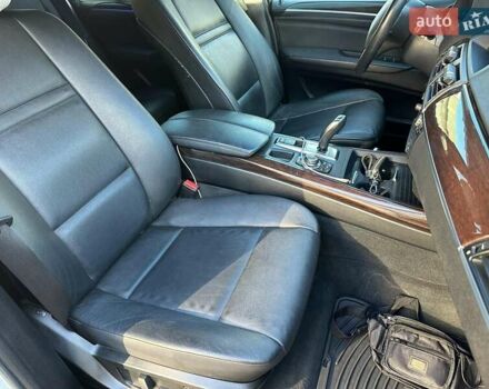 Белый БМВ Х5, объемом двигателя 3 л и пробегом 263 тыс. км за 17490 $, фото 11 на Automoto.ua