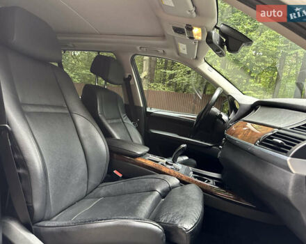 Белый БМВ Х5, объемом двигателя 3 л и пробегом 251 тыс. км за 17800 $, фото 13 на Automoto.ua