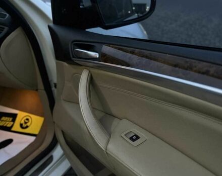 Белый БМВ Х5, объемом двигателя 3 л и пробегом 325 тыс. км за 13700 $, фото 23 на Automoto.ua