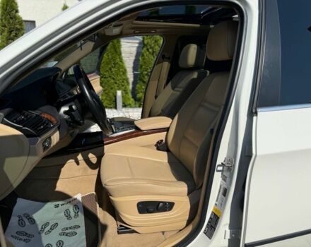 Белый БМВ Х5, объемом двигателя 3 л и пробегом 220 тыс. км за 12500 $, фото 9 на Automoto.ua