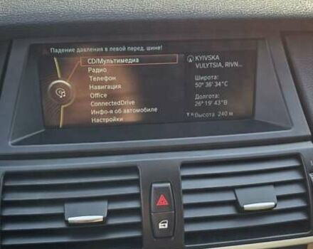 Белый БМВ Х5, объемом двигателя 3 л и пробегом 347 тыс. км за 17000 $, фото 17 на Automoto.ua