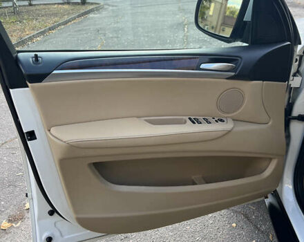 Белый БМВ Х5, объемом двигателя 2.98 л и пробегом 217 тыс. км за 16600 $, фото 17 на Automoto.ua