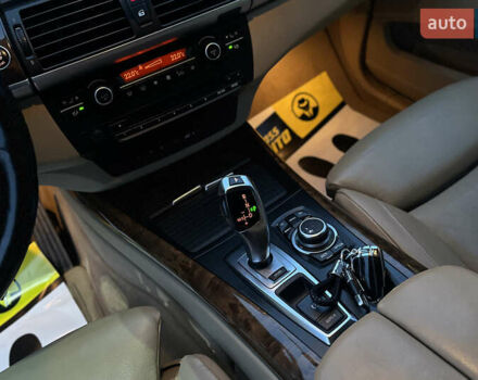 Белый БМВ Х5, объемом двигателя 3 л и пробегом 325 тыс. км за 13700 $, фото 12 на Automoto.ua