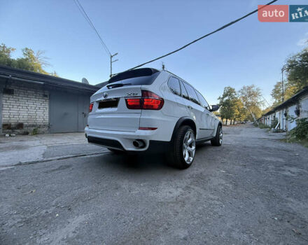 Белый БМВ Х5, объемом двигателя 3.5 л и пробегом 315 тыс. км за 18000 $, фото 9 на Automoto.ua