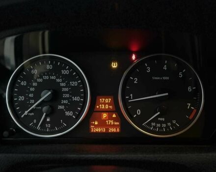 Белый БМВ Х5, объемом двигателя 3 л и пробегом 325 тыс. км за 13700 $, фото 14 на Automoto.ua