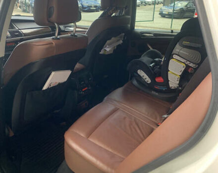 Белый БМВ Х5, объемом двигателя 3 л и пробегом 223 тыс. км за 18500 $, фото 6 на Automoto.ua