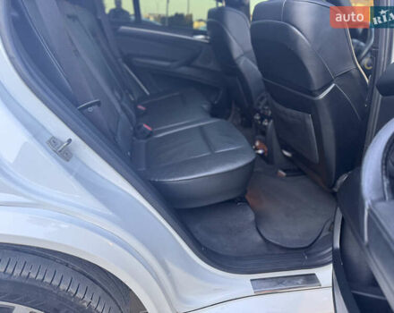 Белый БМВ Х5, объемом двигателя 3 л и пробегом 234 тыс. км за 15800 $, фото 52 на Automoto.ua