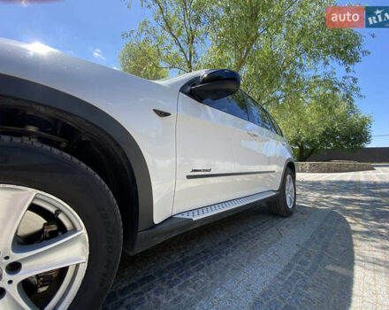 Білий БМВ Х5, об'ємом двигуна 2.99 л та пробігом 200 тис. км за 17100 $, фото 1 на Automoto.ua