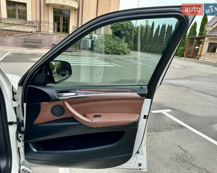 Белый БМВ Х5, объемом двигателя 3 л и пробегом 214 тыс. км за 18499 $, фото 32 на Automoto.ua